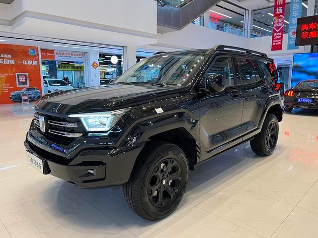 Tank 400 Hi4-T 2024 г. 5812 км.