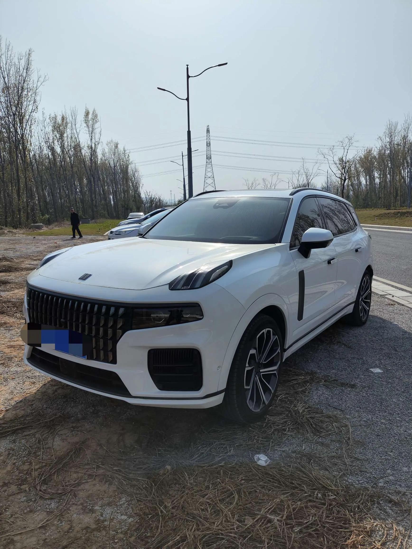 Lynk & Co 09 2022 г. 61098 км.