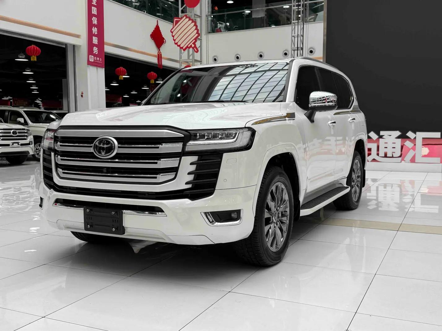 Toyota Land Cruiser 2024 г. 59091 км.