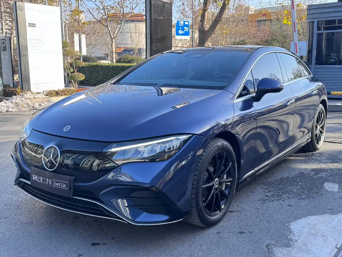 Mercedes-Benz EQE 2025 г. 15127 км.