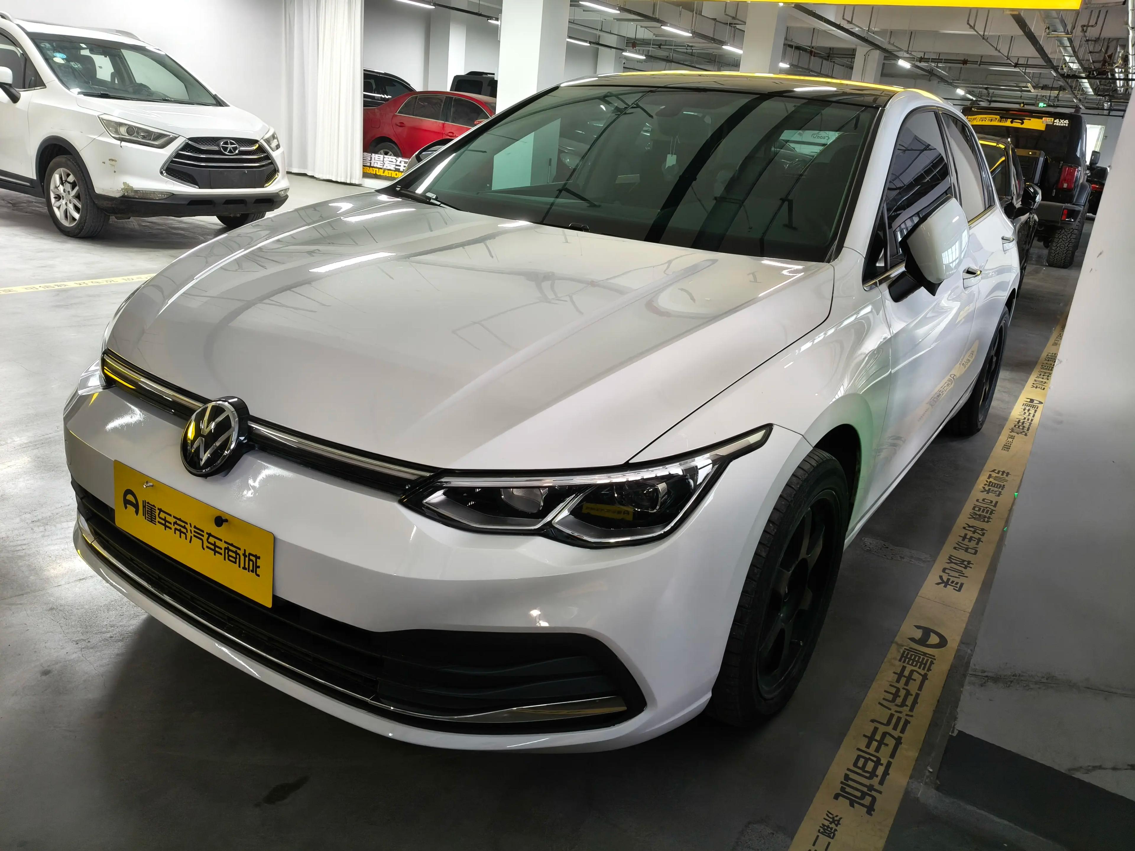 Volkswagen Golf 2024 г. 37400 км.