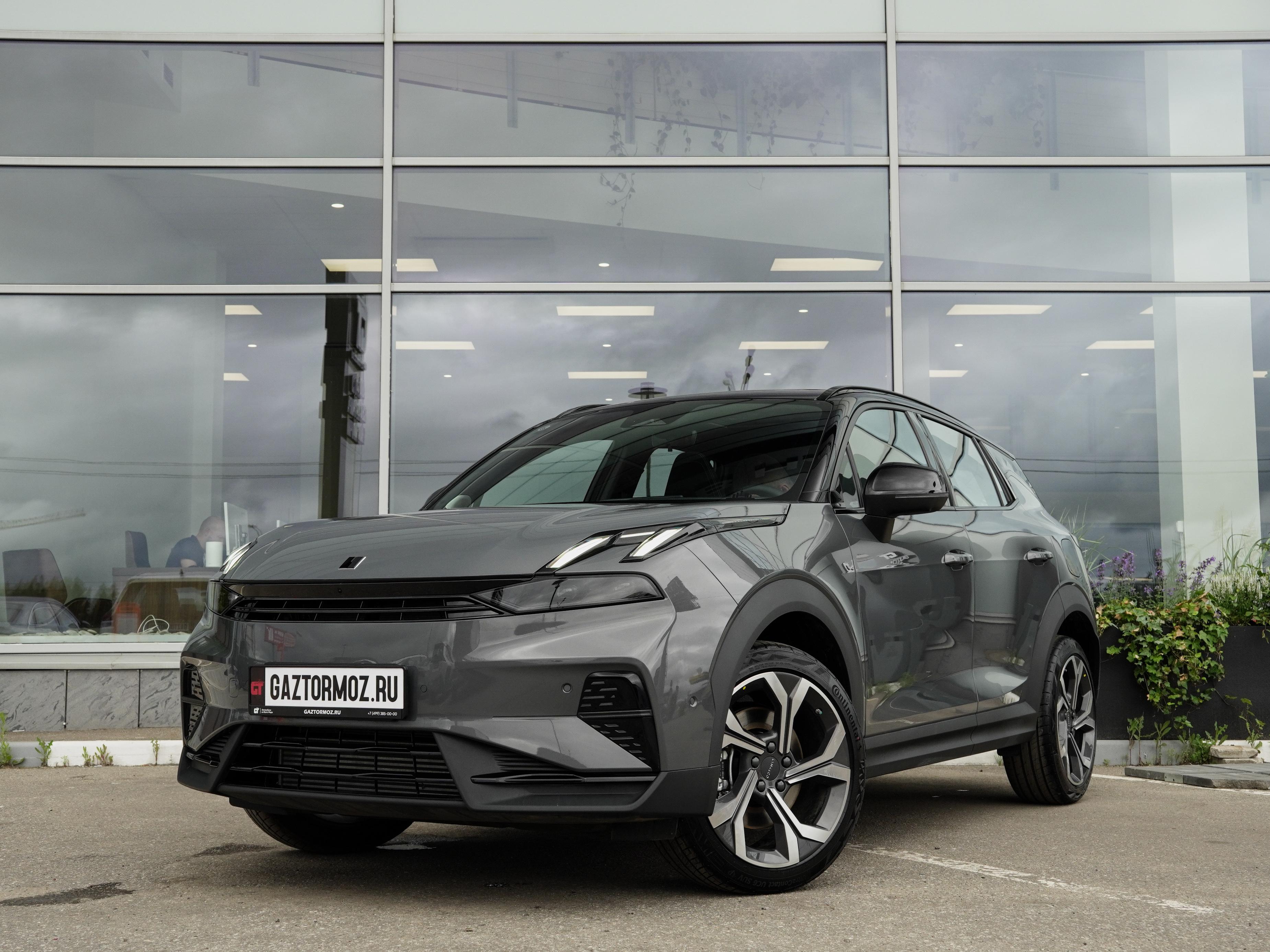 Lynk & Co 06