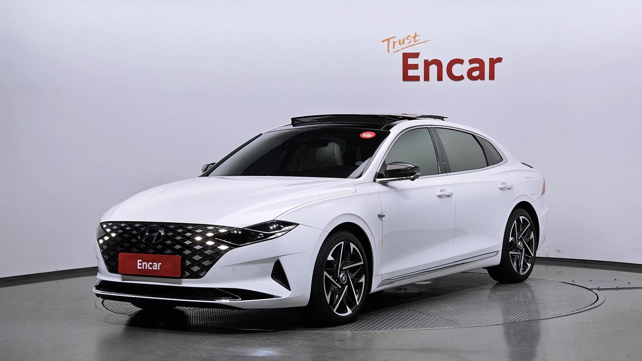 Hyundai Grandeur 3.3 Le Blanc, 2021 г. 44200 км.