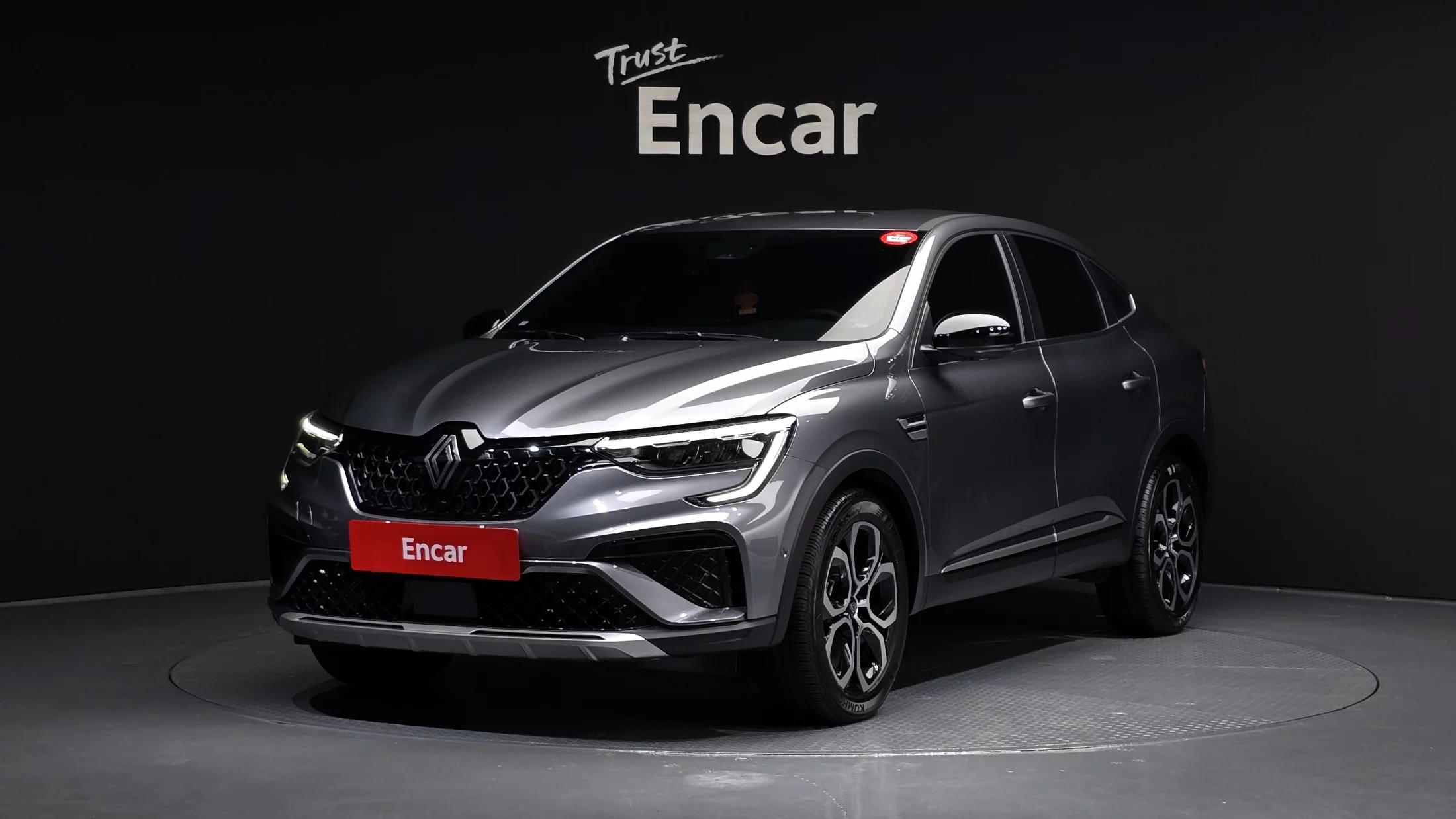 Renault ARKANA 1.6 E-TECH Iconic, гибрид, 2024 г. 19984 км.