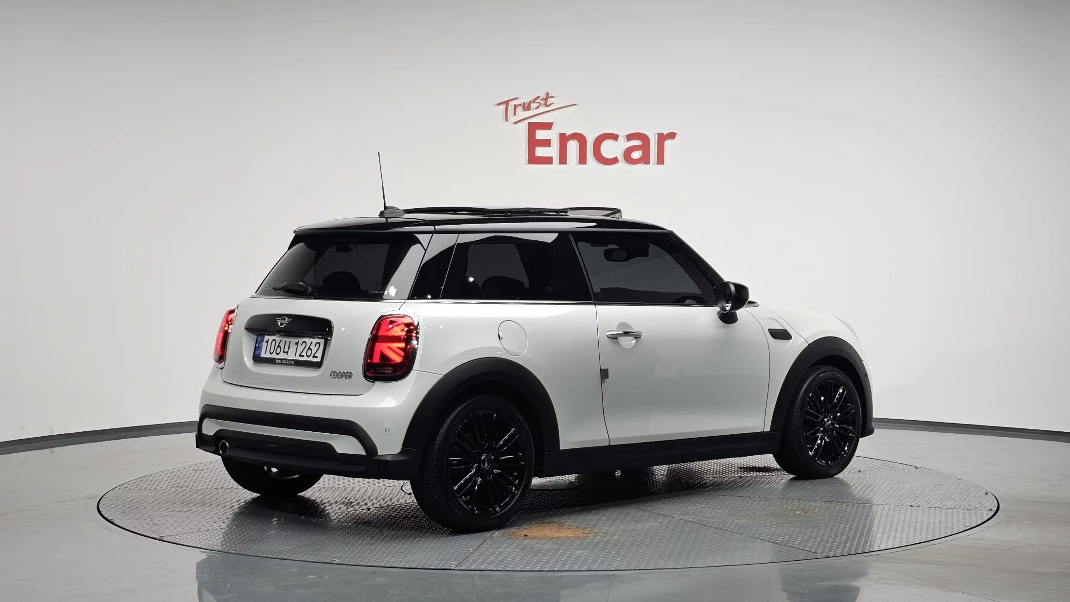 MINI Cooper 클래식 플러스 3rd, 2023 г. 13972 км.