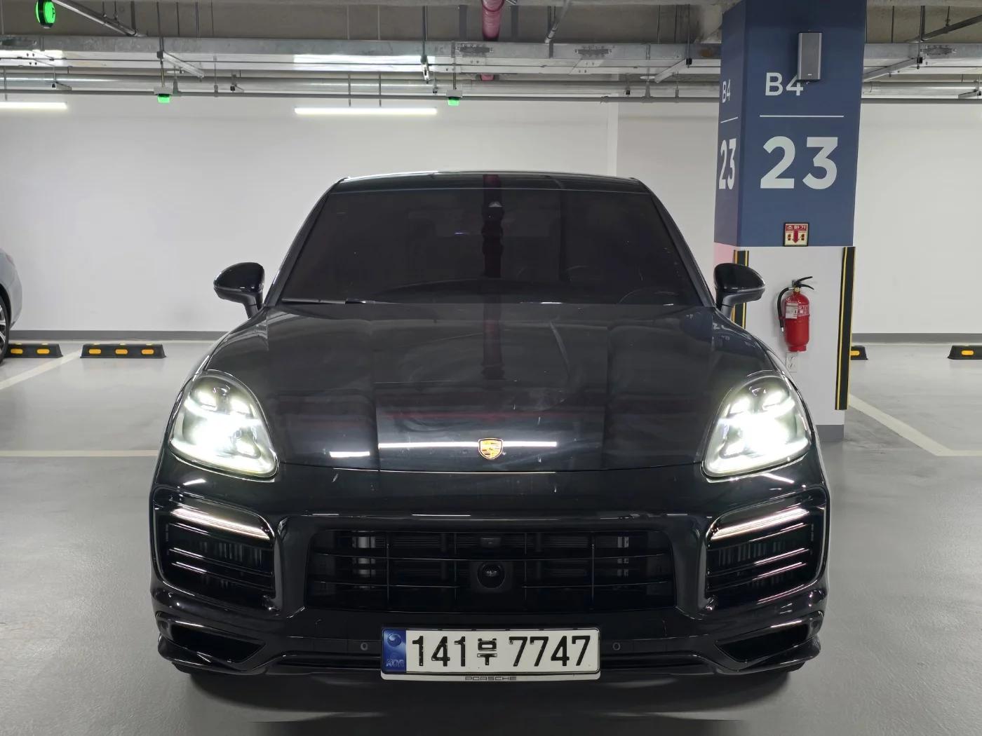 Porsche CAYENNE 3.0 COUPE PLATINUM EDITION, 2023 г. 37720 км.