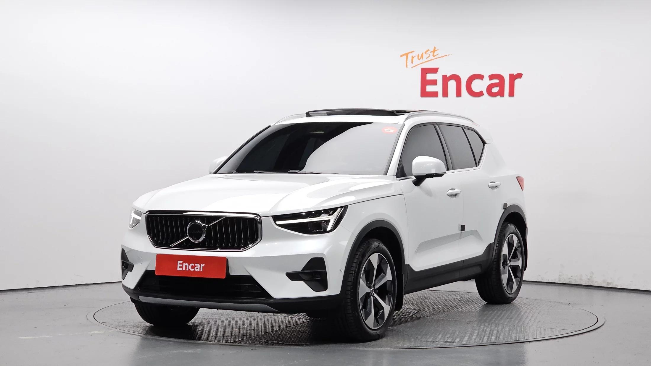 Volvo XC40 B4 Ultra Bright, 2024 г. 5759 км.
