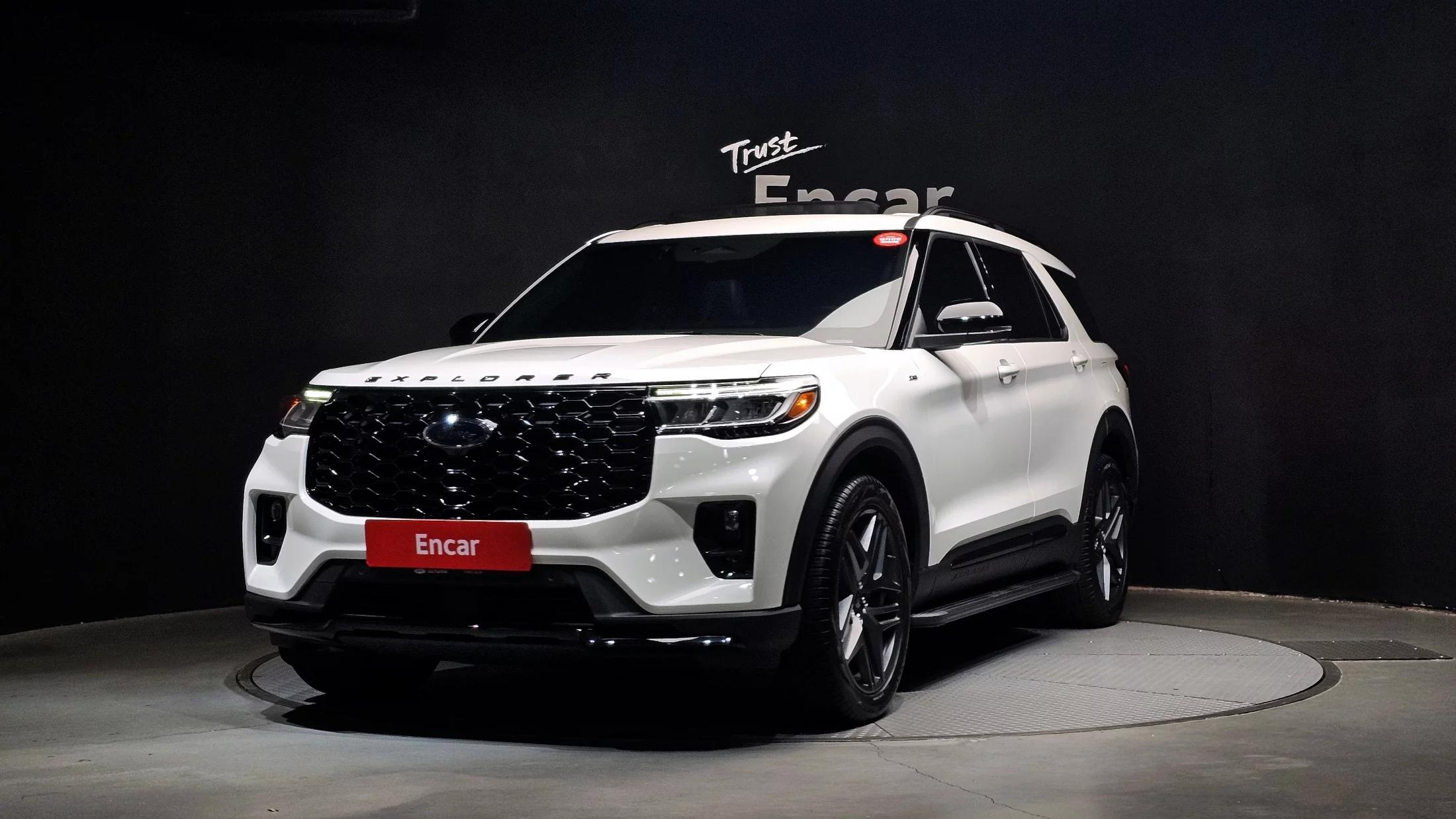 Ford EXPLORER 2.3 ST-Line 4WD, 2025 г. 5492 км.