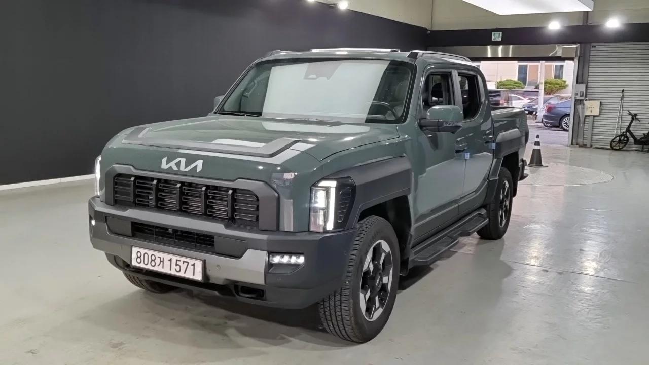 Kia Tasman 2.5T Gasoline 4WD Extreme, 2025 г. 1952 км.