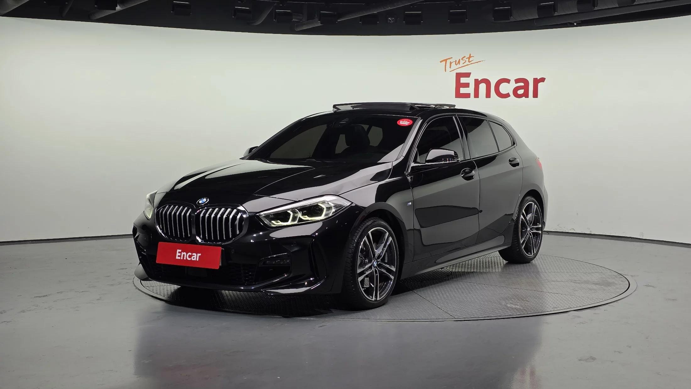 BMW 1-Series 120i Sports, 2024 г. 10423 км.