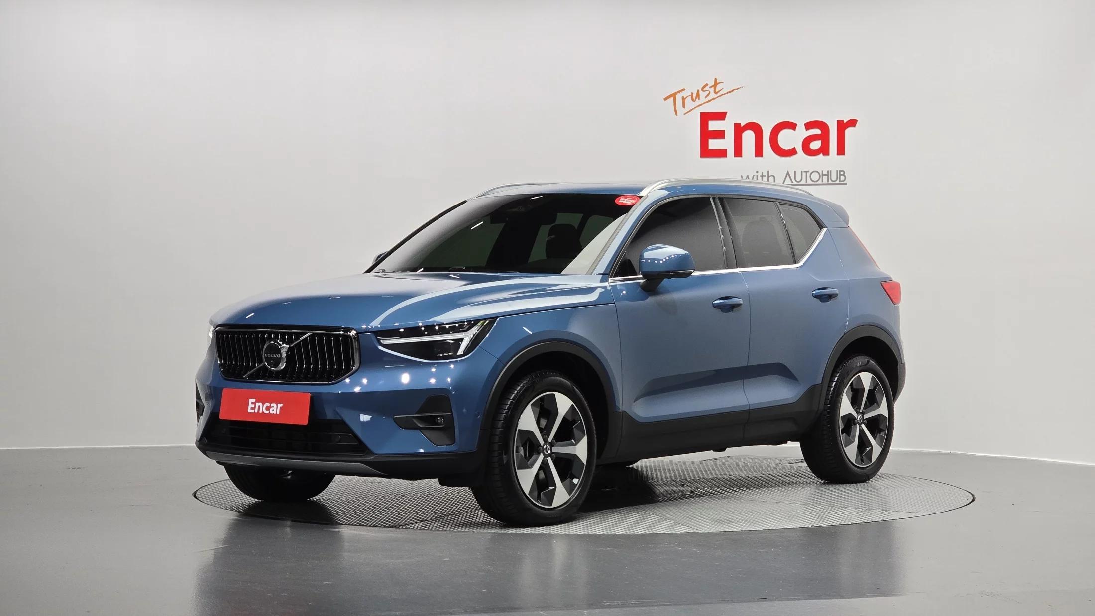 Volvo XC40 B4 Ultimate Bright, 2024 г. 4379 км.