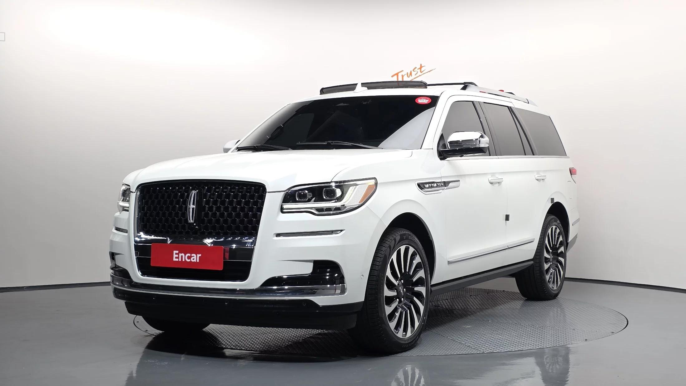 Lincoln NAVIGATOR 3.5L Black Label, 2023 г. 20967 км.
