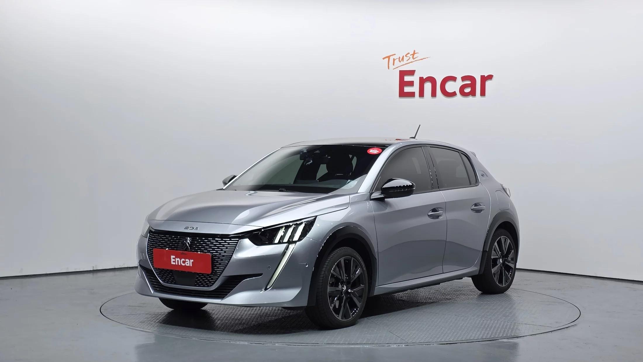 Peugeot 208 GT, электромобиль, 2023 г. 14795 км.