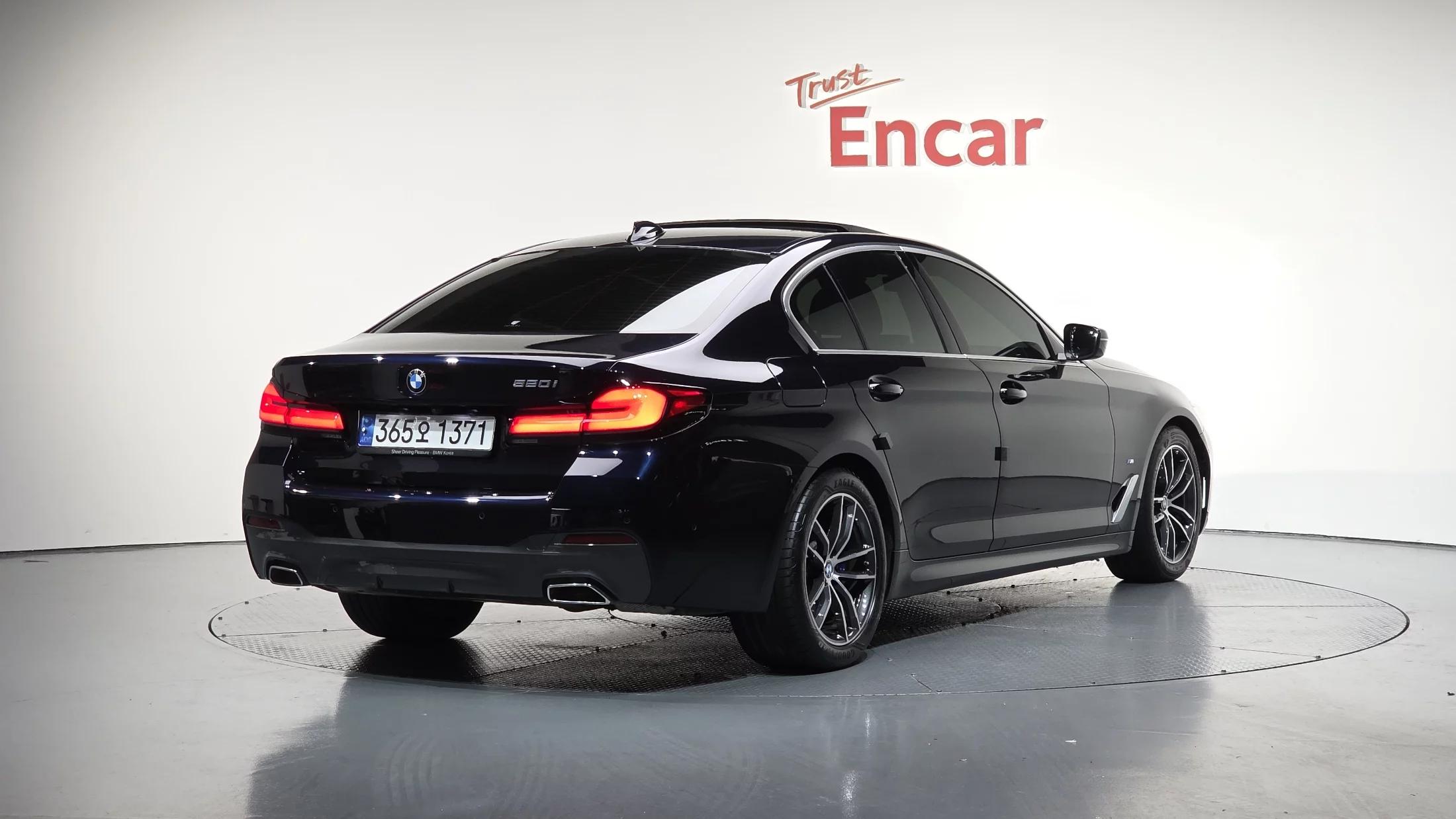 BMW 5-Series 520i M Sport, 2022 г. 43765 км.