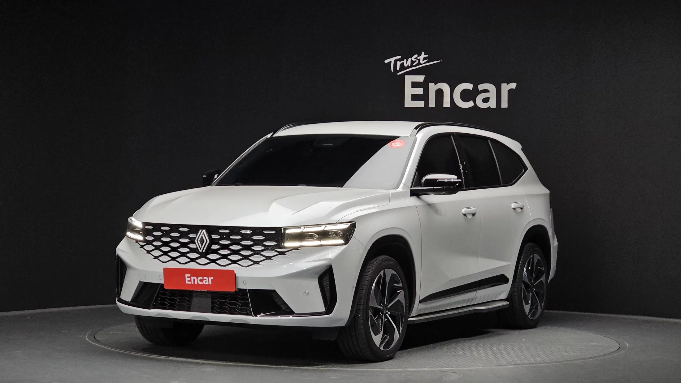 Renault Grand Koleos 1.5 E-TECH Iconic 2WD, гибрид, 2025 г. 12630 км.