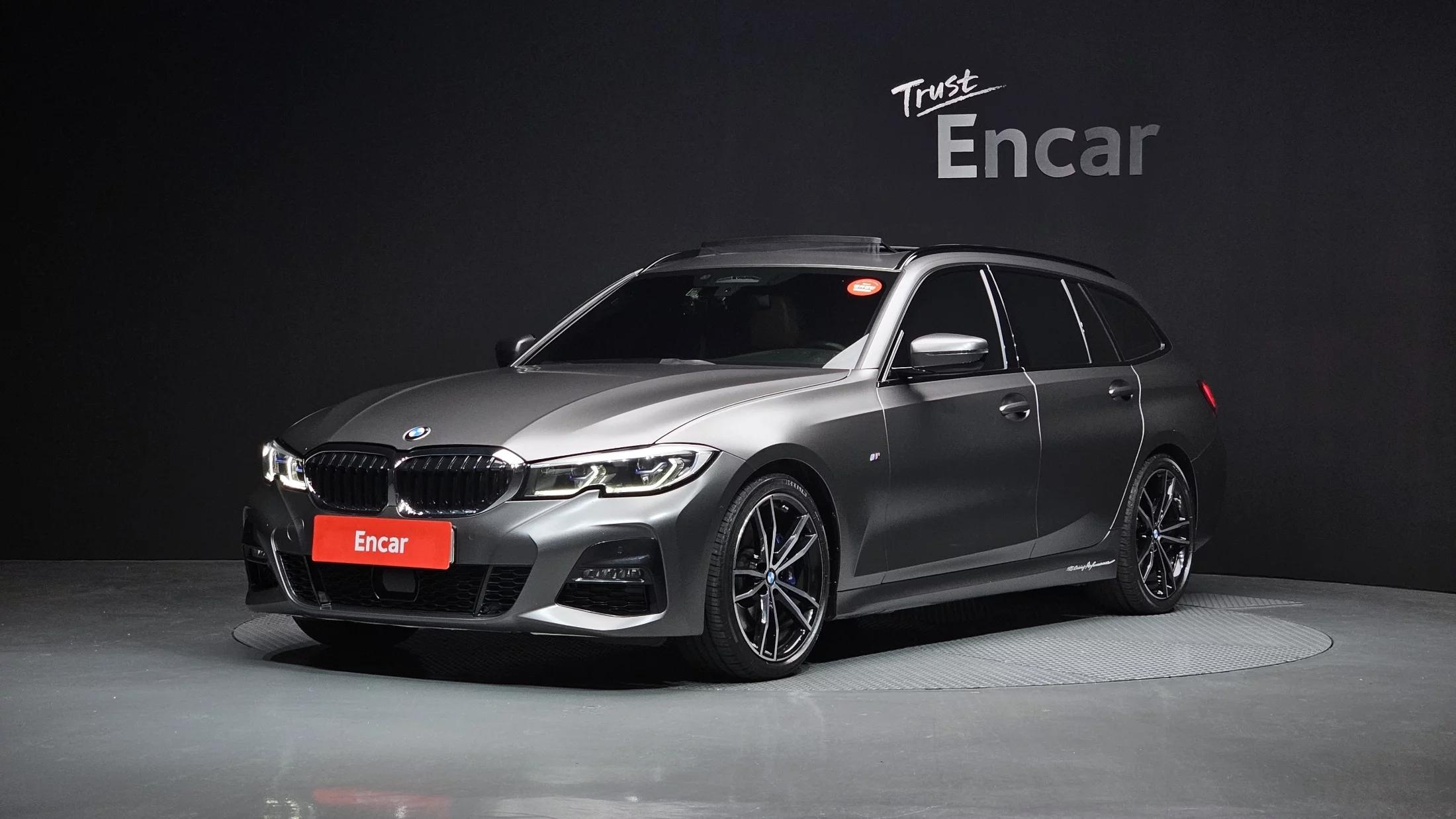 BMW 3-Series 320i Touring M Sports, 2022 г. 65153 км.