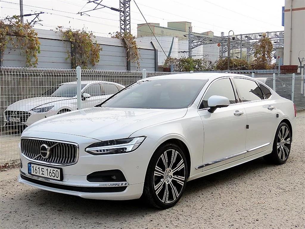 Volvo S90 B6 AWD Inscription, 2022 г. 99926 км.