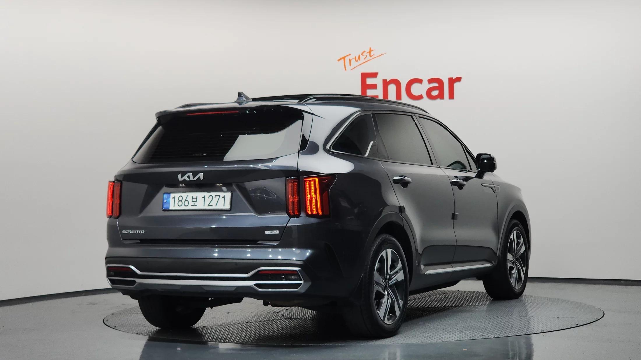 Kia Sorento HEV 1.6 4WD Gravity, гибрид, 2022 г. 93200 км.