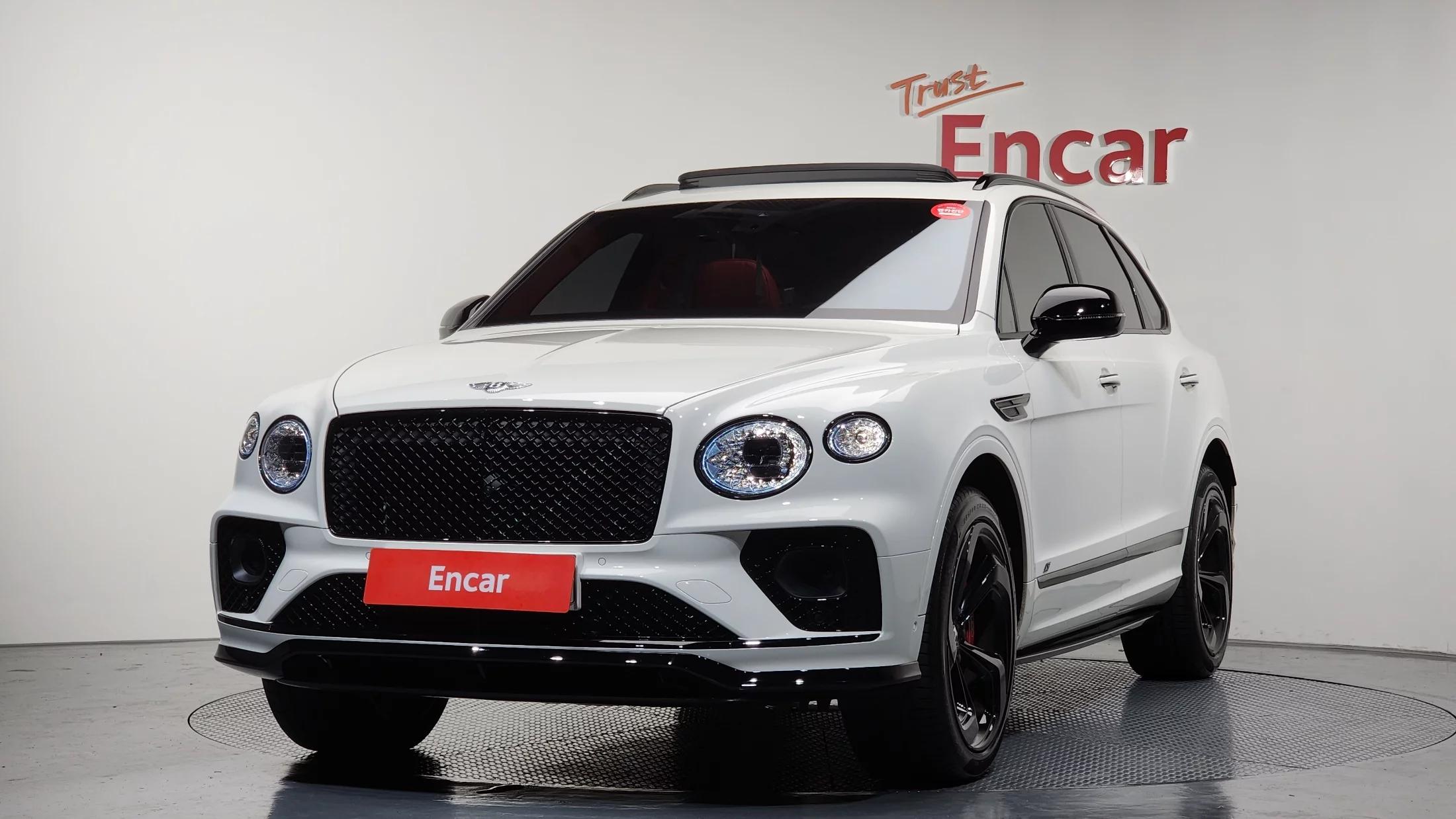 Bentley Bentayga 4.0 V8 S, 2023 г. 5240 км.