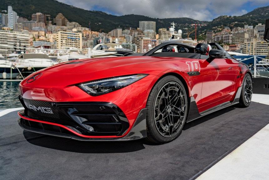 Революция стиля и мощности: Mercedes-AMG представил лимитированную серию SL63 PureSpeed