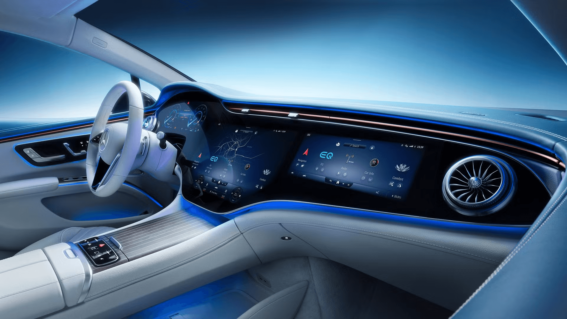 Mercedes меняет подход к экранам в автомобилях