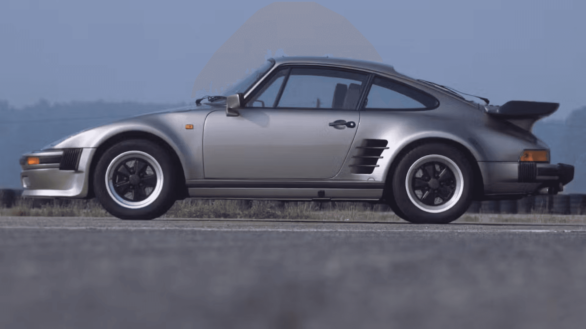 Возвращение легенды: Porsche может возродить культовый 911 Slantnose