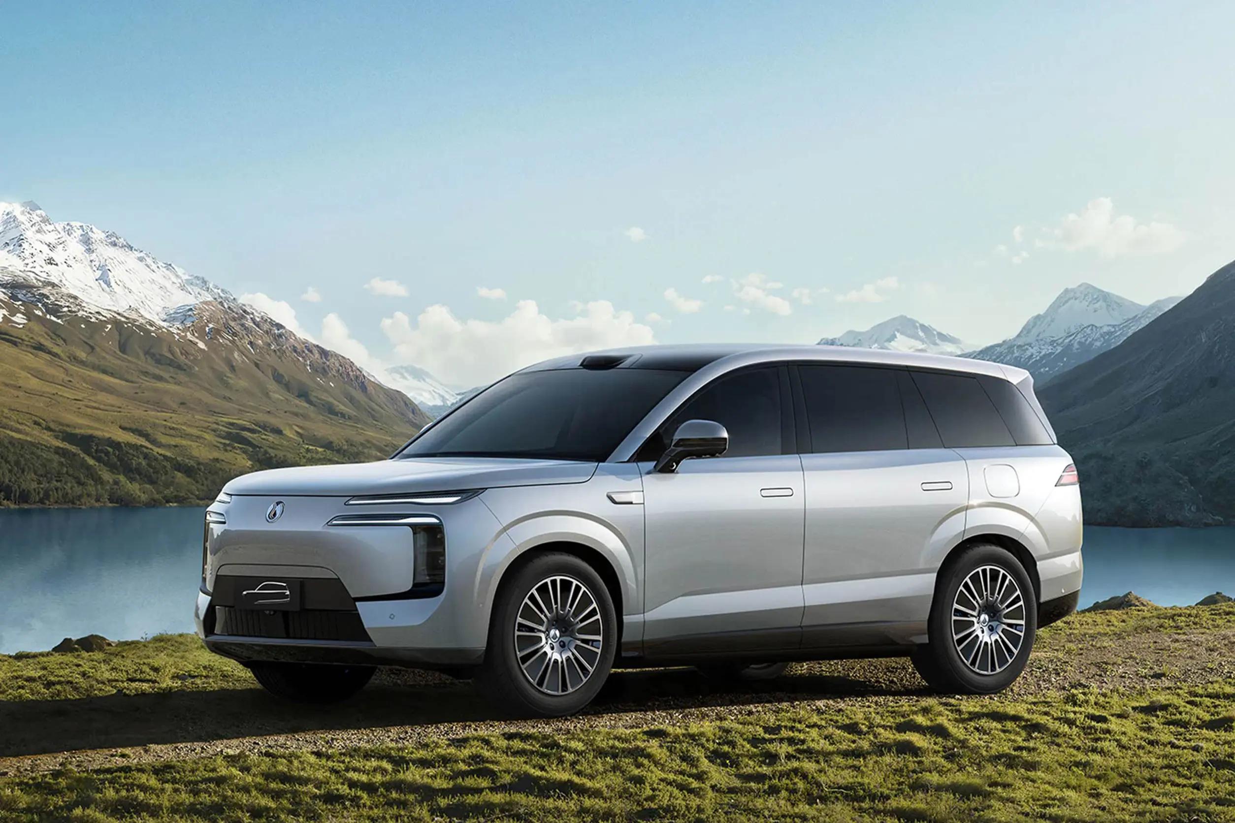 Новый флагман от Denza — гибридный внедорожник N8L с дронами и запасом хода до 170 км