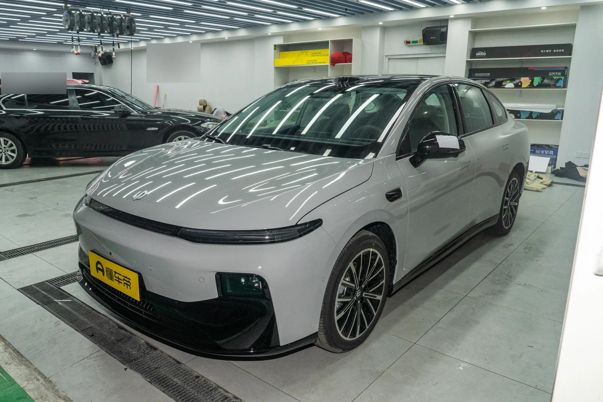 Leapmotor B01 выходит на арену: новая угроза для BYD Seal 06 EV